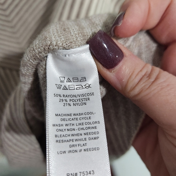 Cynthia Rowley sweater, size large - Picture 3 of 7